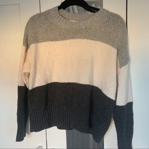 American Eagle sweater